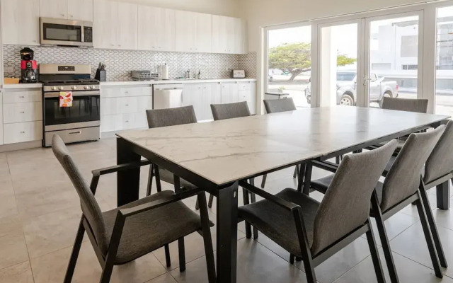 Modern Trestrapi Beach Villa 8 bed 8 Bath 2 Pools