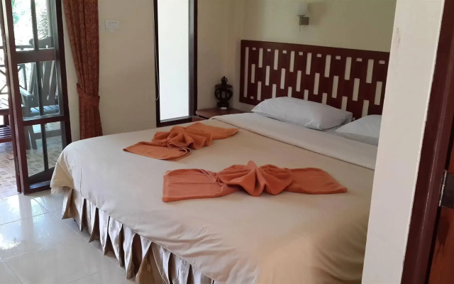 Rattana Guesthouse & Bungalow