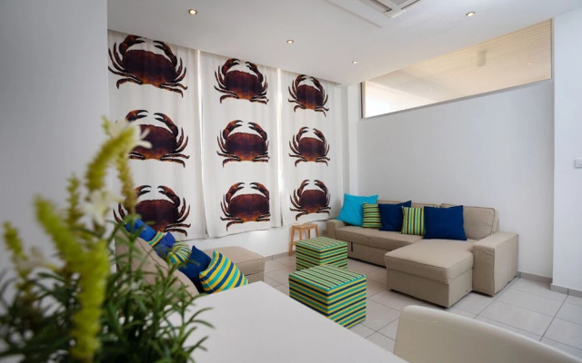Athenaeum Beachside Studio
