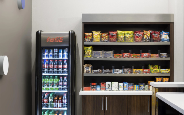 GLō Best Western Nashville Airport