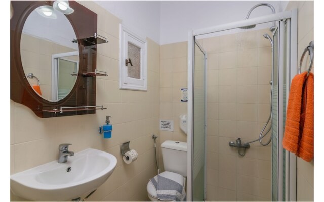 Avgerinos Deluxe Rooms