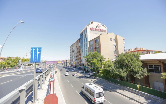 Nuzhet Hotel