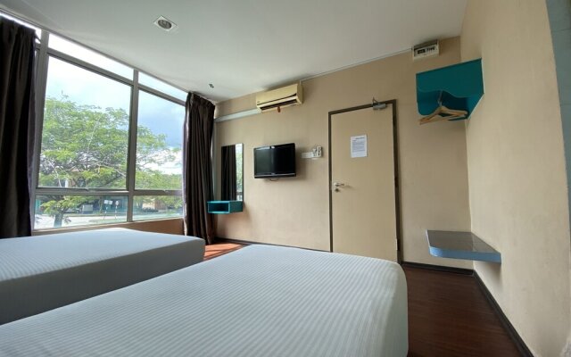 7 Days Express Hotel by OYO Rooms