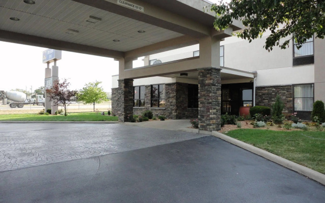 Baymont by Wyndham Monroe Ohio