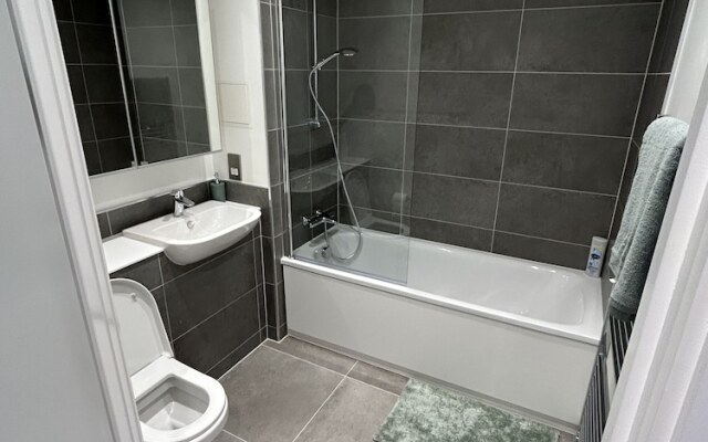 Immaculate 2-bed Apartment in London