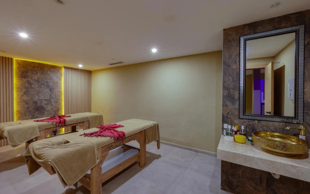 Faros Premium Beach Hotel