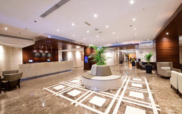 Majestic City Retreat Hotel