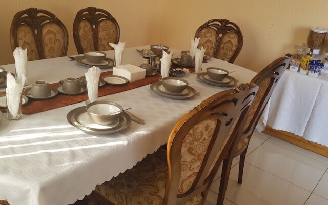 Ekuthuleni Guest House - Soweto