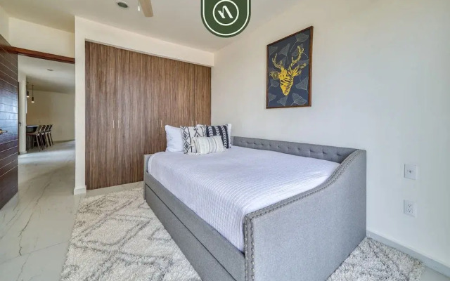 The Canuva Lux 204 in Cruz de Huanacaxtle