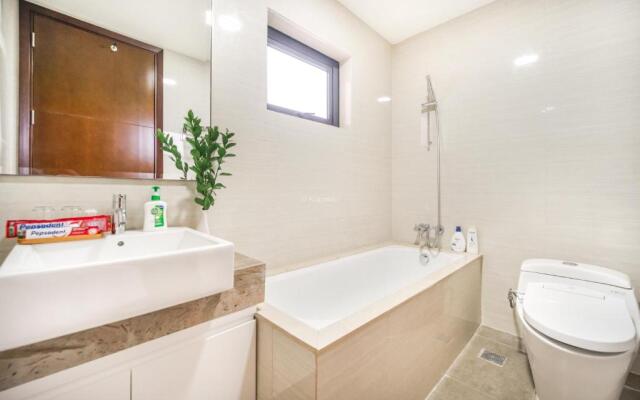 New Modern & Serene 2BR Apt Connected to Mall