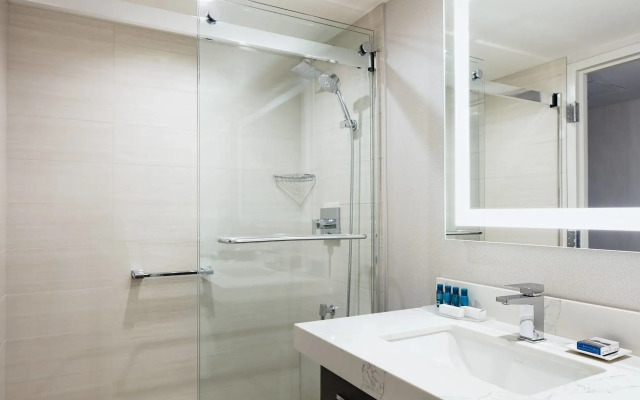 Delta Hotels by Marriott Vancouver Downtown Suites