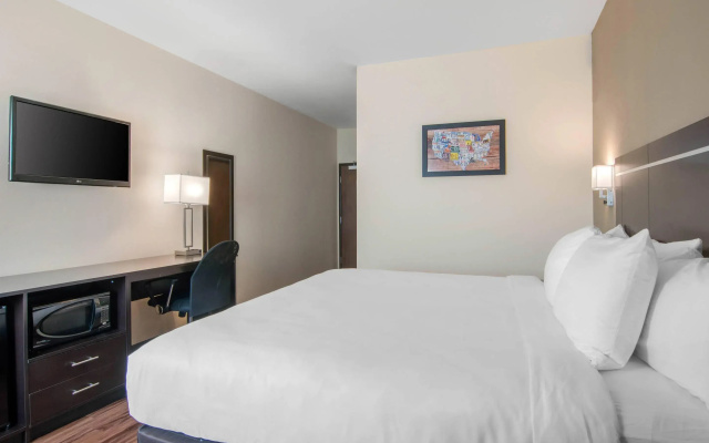 Econo Lodge Inn & Suites Springfield Main Street
