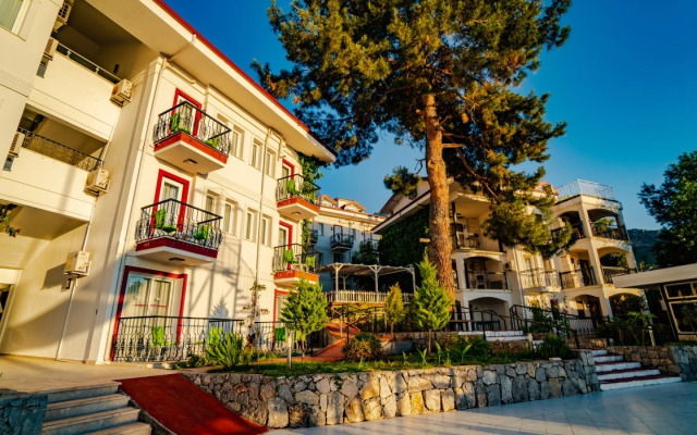 Sunshine Holiday Resort