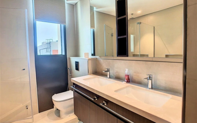 Stunning Apt with Balcony - Dubai Mall access