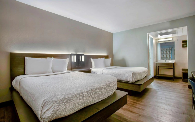 Motel 6 Kingman, AZ - Route 66 East