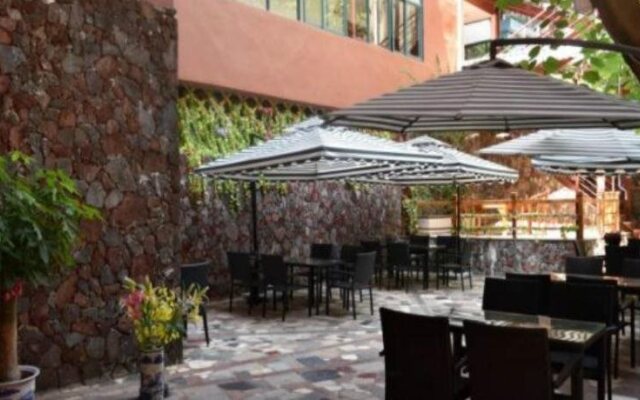 Jiajie Inn Haikou Yizhong Branch
