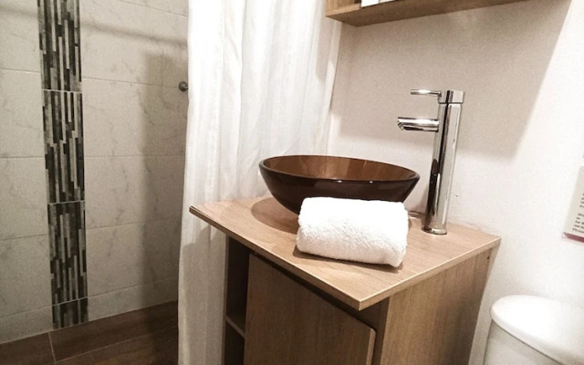 Laureles Guest House - LGH Hotel