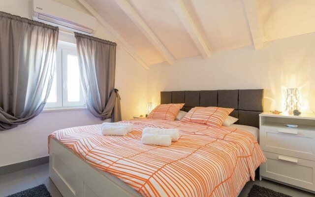 House Dina