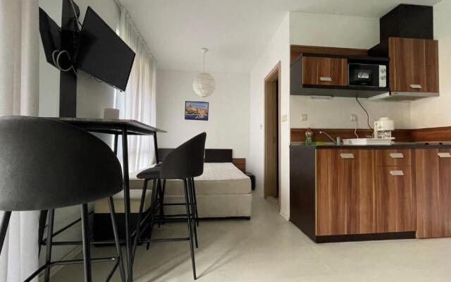 Cozy Studio in Rainbow 3