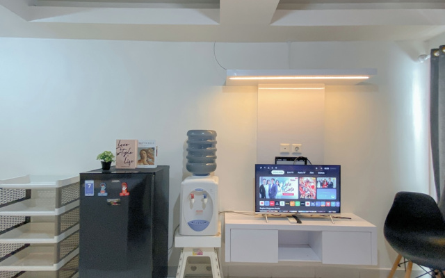 Studio Near Rajawali Station At Amethyst Apartment – Hotel Rooms – Jakarta