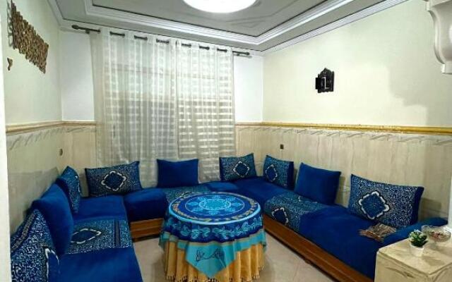 Seaside View: Enjoy Sunsets at fully equipped Apt.