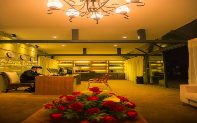 Qunming Shangping Hotel