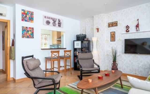 Apartment - 3 Bedrooms with Pool and WiFi - 107926