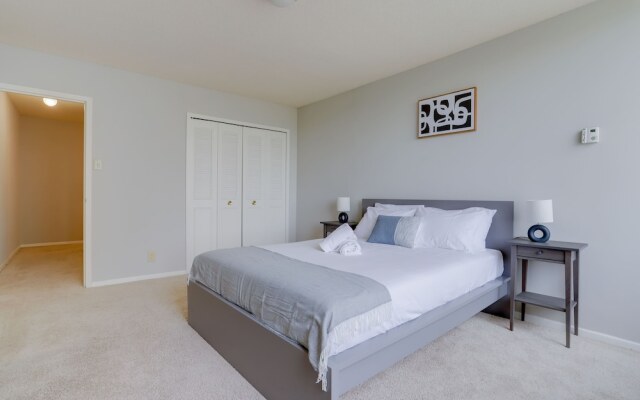 Awesome 2 BR Condo Crystal City