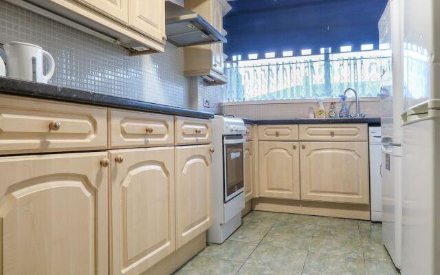 OLD Church Road - Deluxe Single Guest Room 4