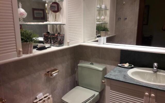 Habitación con baño privado en el centro de Bilbao