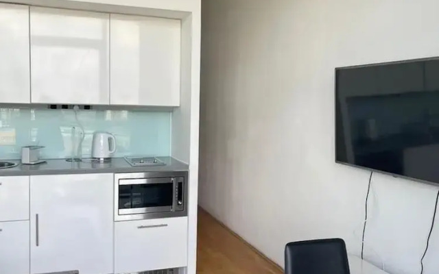 Salford Serenity Apartment Near Clippers Quay