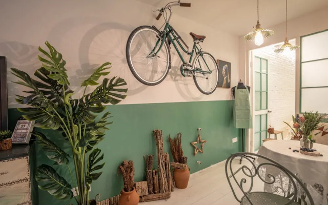 Shanghai Art Inn Vermeer