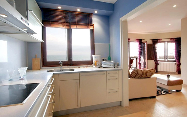 Sitges Balcony Pool & Seaside Apartment