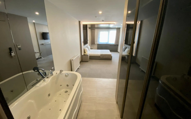 Triada Hotel Karakoy