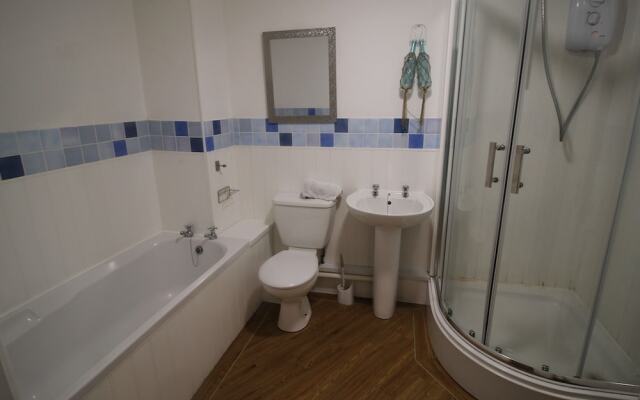 Tywn 2 Bed Apartment by Cardiff Holiday Homes