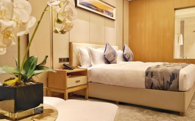 Ramada Plaza Dongxing City Center