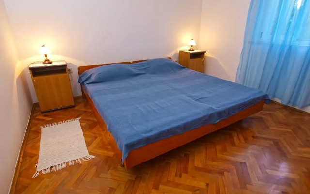 Apartment 977