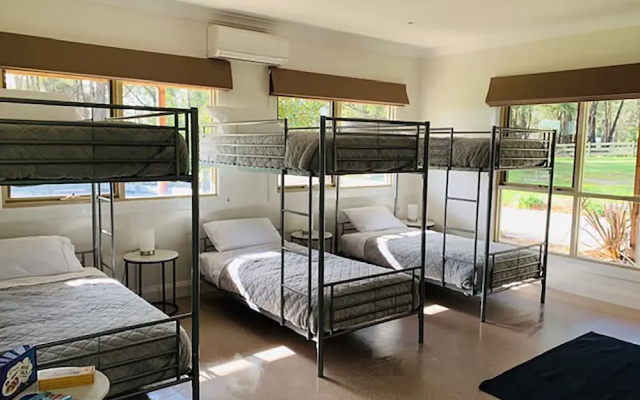 Grand Gippsland Home Sleeps Up To 28