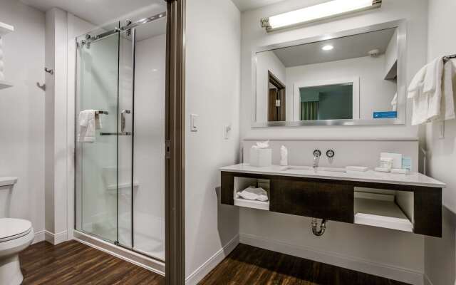 Hampton Inn & Suites North Dallas Central Expy