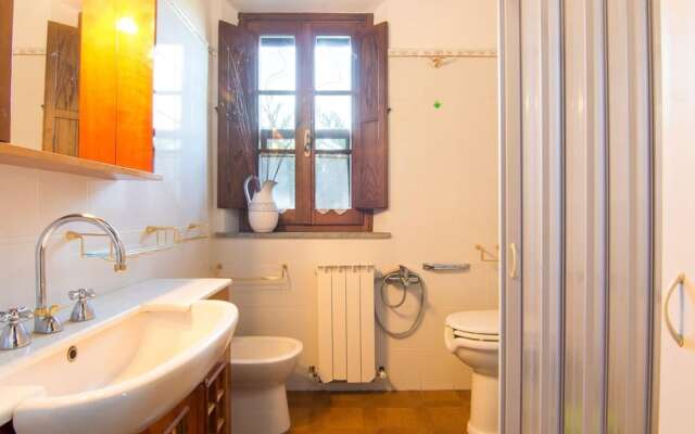 Belvilla by OYO Large Farmhouse With Pool