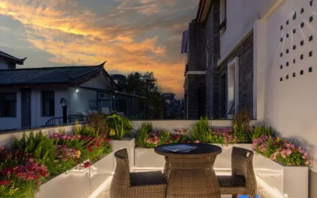 Canglanju · Solitude | Sunlit Golden Mountain · Artistic Haven Villa (Shuhe Ancient Town Branch) – Outside – Lijiang