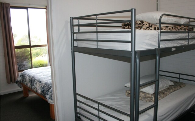 Seaview Holiday Park and  Hostel