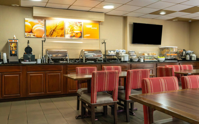 Comfort Inn & Suites Lakeland North I-4