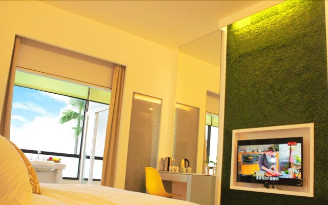 the cube inn
