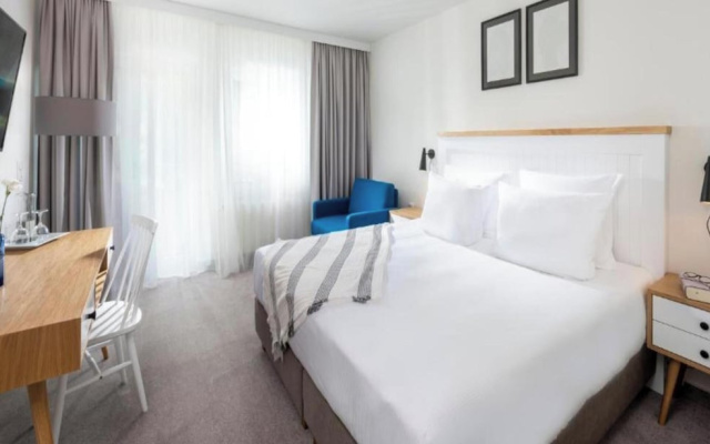 Sunday Resort Marina Standard Double Room