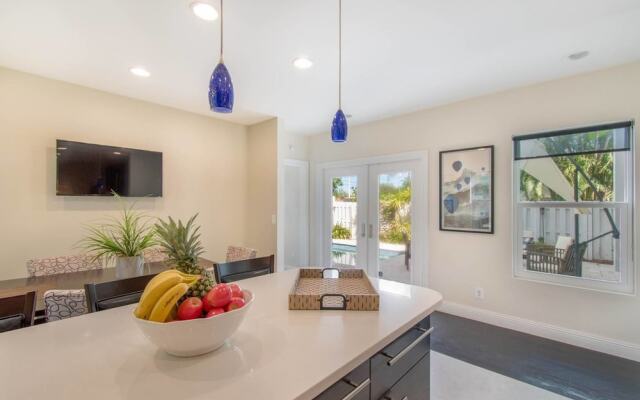 Hollywood Dream House - 5 Bedroom with Heated Pool