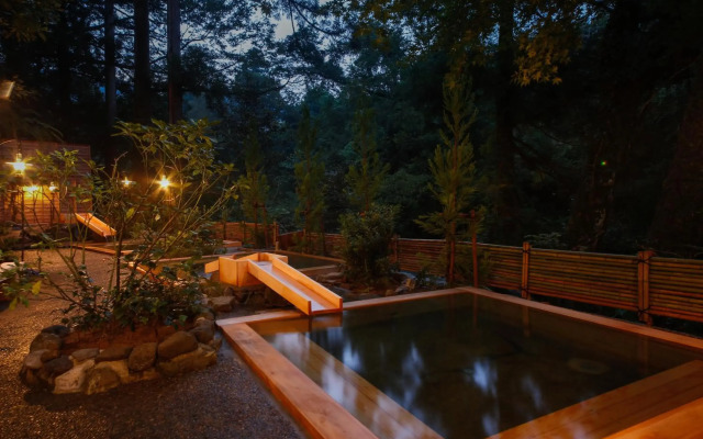 Yamanaka Spa Hanatsubaki