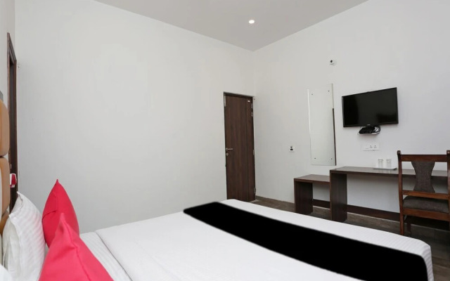 Golden Leaf By OYO Rooms