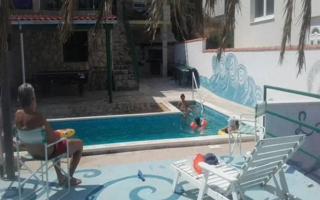 Rina - With Pool - SA5