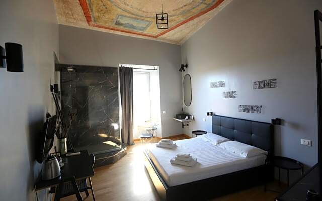 Kiss Me Rome Luxury Rooms
